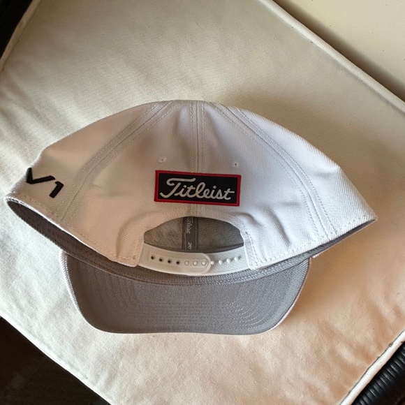 Used Titleist Pro V1 & Foot-Joy Golf Hat - White - Picture 6 of 6
